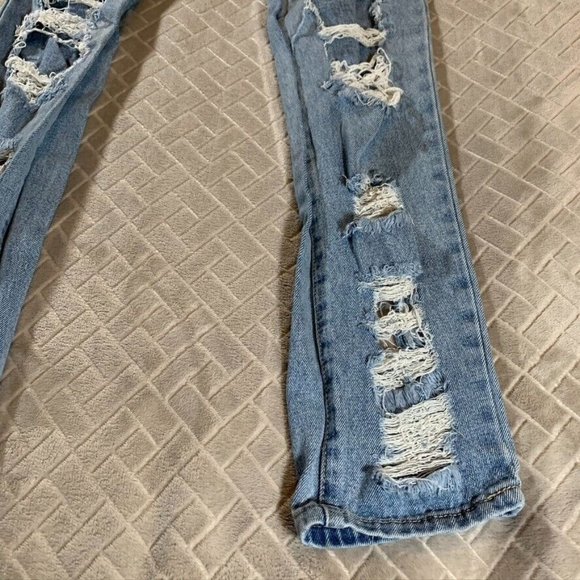 Adika Womens 26 Denim Jeans Blue Extreme Distressed Fray Light Wash Mid Rise - Picture 4 of 12